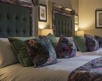 The Kings Arms and Royal Hotel, Godalming, Surrey - Godalming - Schlafzimmer