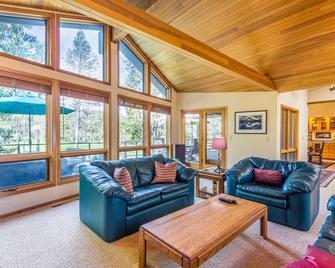 Cher04- Great Home, Ac, Bikes, Gas Fireplace, Hot Tub - La Pine - Sala de estar