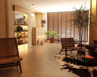 Casa Charlie - Manila - Lobby