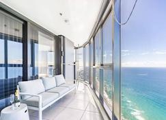 Stunning ocean view on high Level in luxury 3BD ap - Surfers Paradise - Balcony