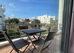 Urban Apartment: Central Downtown Location/Easy Access to Kyrenia - Kyrenia - Balcon