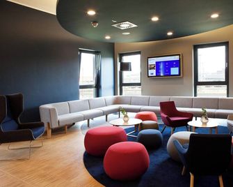 Holiday Inn Express Darmstadt By IHG - Darmstadt - Lounge