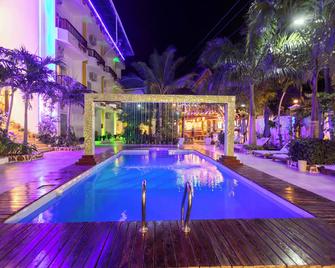 Canary Nungwi Hotel - Νούνγκουι - Πισίνα