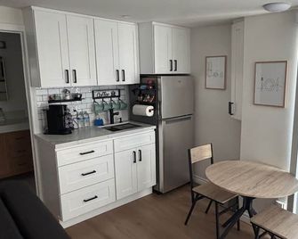 Newly Renovated 1br Suite, Patio Bbq, Fire Pit - Simi Valley - Küche