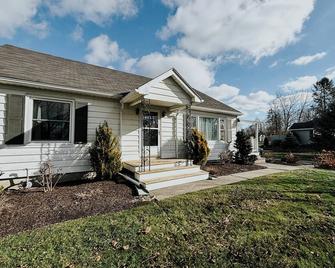 The Folk Soul - Your charming 2-bedroom Skaneateles get-away - Skaneateles