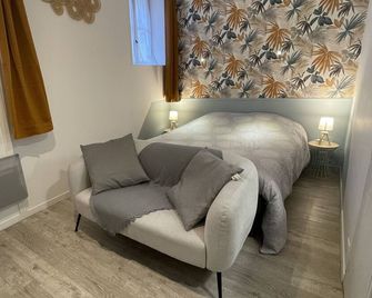 Furnished studio on the first floor, very close to the spa (No. 37) - Rochefort