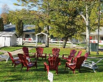 Colonial Resort-1000Islands - Gananoque - Patio