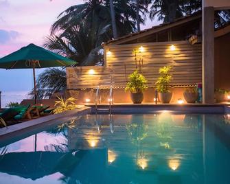 Sea World Boutique Hotel - Mirissa - בריכה