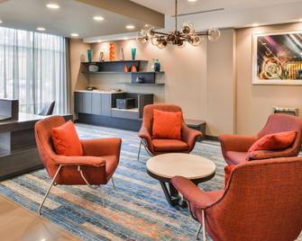 Fairfield Inn and Suites by Marriott Raleigh Cary - Cary - Phòng khách