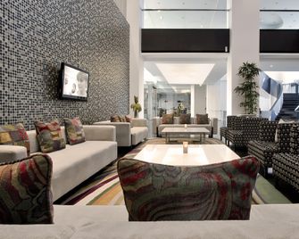 Ts Suites Surabaya - Surabaya - Lounge