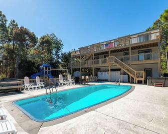 An Eagle's Flight - Corolla - Pool