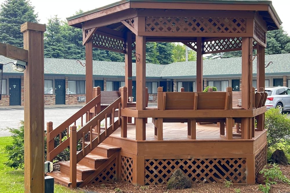 Viking Arms Inn - Ludington