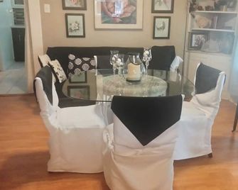 Large 3 Rooms, Near La.Tech & The Sports Complex Tournament Players Welcome! - Ruston - Restaurant