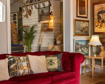 James' Place @ The Park - Merthyr Tydfil - Living room