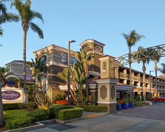 أناهايم بورتوفينو إن آند سويتس - انهايم - مبنى