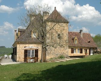 Beautiful Private Country home in rural setting with heated pool - Saint-Cyprien - Building