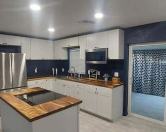 Retreat Overlooking Lake Dora! - Tavares - Kuchyň