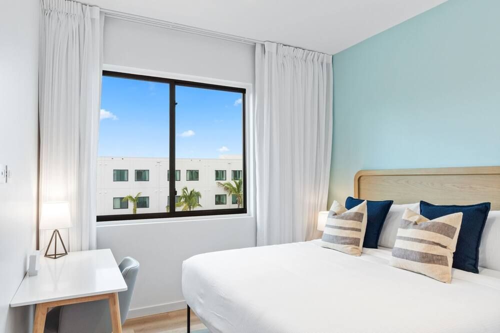 جوفرنورس فيليدج سيفين مايل بيتش كوريدور - جورج تاون - غرفة نوم