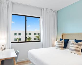 جوفرنورس فيليدج سيفين مايل بيتش كوريدور - جورج تاون - غرفة نوم