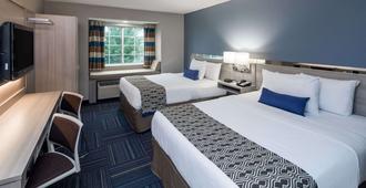 Microtel Inn & Suites by Wyndham Greenville / Woodruff Rd - Greenville - Bedroom