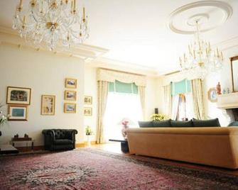 Ferme Bordbar B&B - Saint-Paul-en-Chablais - Wohnzimmer