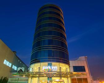 Park Inn by Radisson Istanbul Ataturk Airport - Istanbul - Building