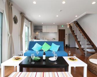 Kahoo House - Nago - Sala de estar