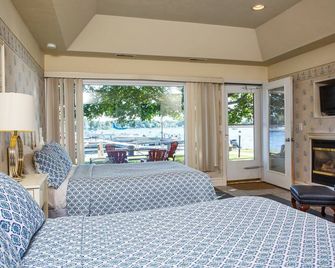 Snug Harbor Inn - Cottage 1A - Sturgeon Bay - Habitación