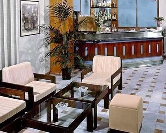 Continental - Fano - Salon