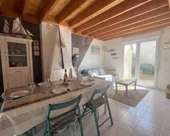Villa La Turballe, 3 bedrooms, 6 persons - La Turballe - Jídelna