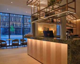 Adina Apartment Hotel Vienna Belvedere - Vienna - Front desk