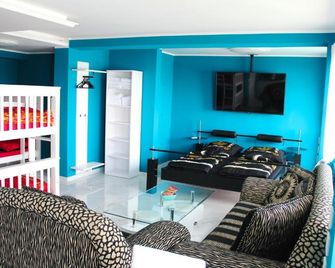 Skyhostel Friedrichshafen - Friedrichshafen