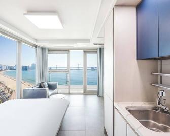 Elmomento Gwangan - Busan - Wohnzimmer