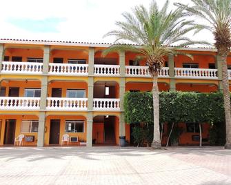 Hotel La Hacienda de la Langosta Roja - San Felipe - Building