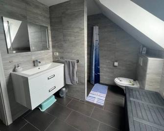 Apartment Sofia - Idrija - Bathroom