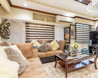 Luxury Cozy Home-Gated Community -Wi-Fi -Central - Montego Bay - Soggiorno