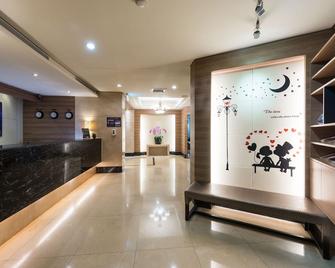 Forward Suites - Banqiao District - Front desk