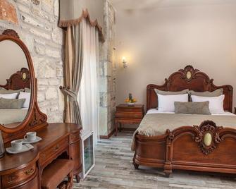 La Petra Hotel - Special Class - Yenifoça - Bedroom