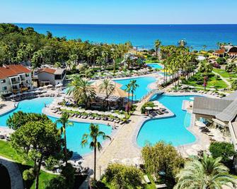 Arum Barut Collection - Side - Havuz