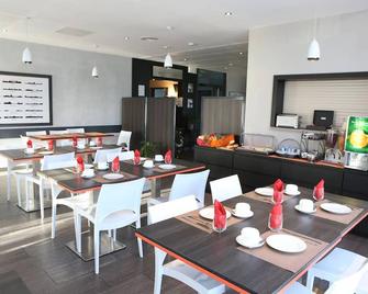 Welcoming Studio with Easy Orly Airport Access & Access to Tramway - Chevilly-Larue - Restaurace