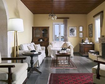 Amazing 3bdr Villa With Private Pool And Sea View - Georgioupoli - Living room