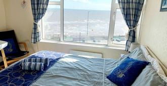Pembroke Seafront B&B - Bridlington - Bedroom