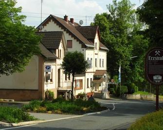 Landgasthof Schneller - Kirchen - Gebäude
