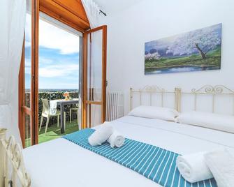 Old Town 50 meters. Private parking. Panoramic View - Carovigno - Camera da letto