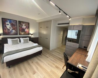Queen's Hotel - Zebra Centre - Skopje