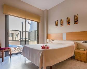 Covadonga Apartamentos Turisticos - Bormujos - Bedroom