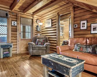 Gnome Alone - Sevierville - Salon