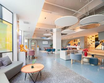 Manting Hotel Yantai South Street Wanda Plaza - Yantai - Lobby