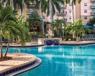 Resort Managed 2 BR -Sleeps 8 at Wyndham Palm Aire -Pools, Free Beach Shuttle! - Coconut Creek - Pool