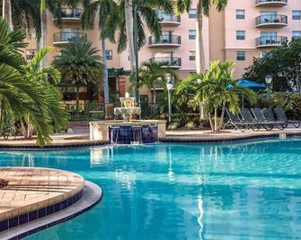 Resort Managed 2 BR -Sleeps 8 at Wyndham Palm Aire -Pools, Free Beach Shuttle! - Coconut Creek - Piscine